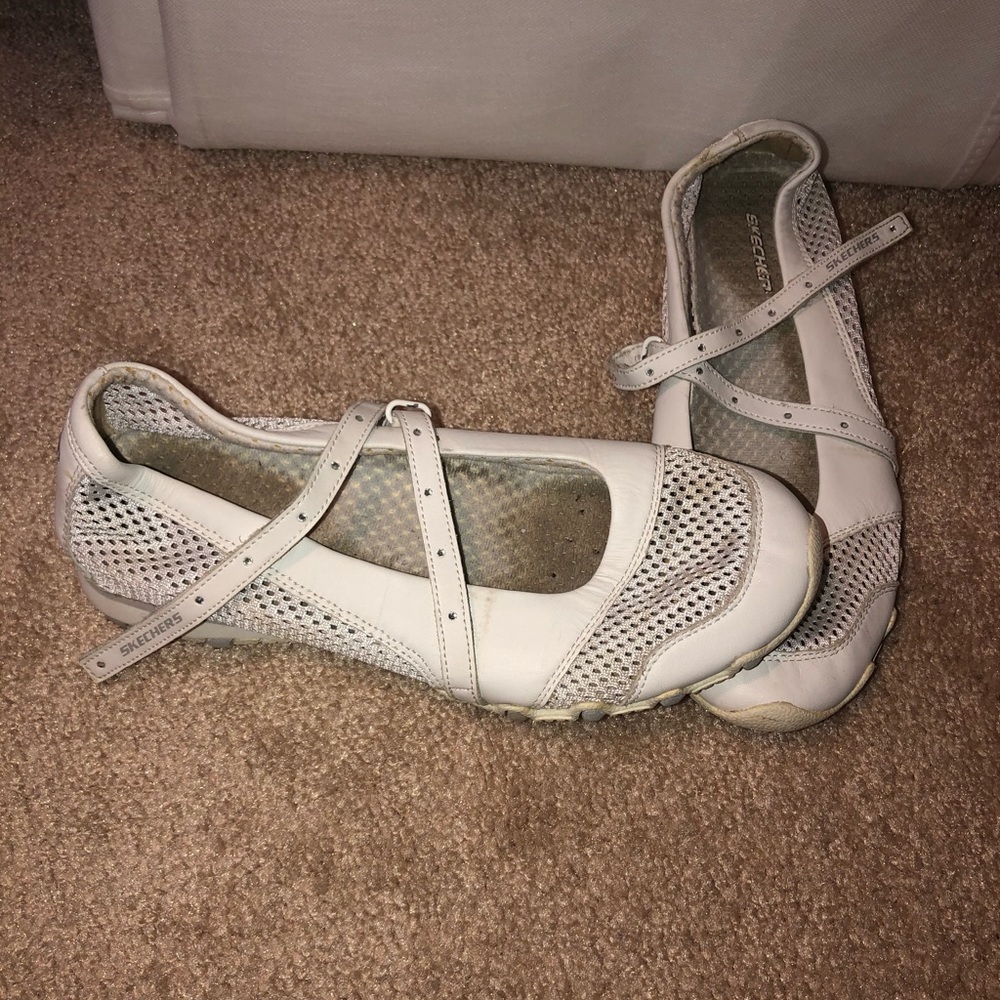 Skechers